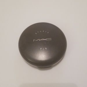 MAC studio Fix powder foundation c5